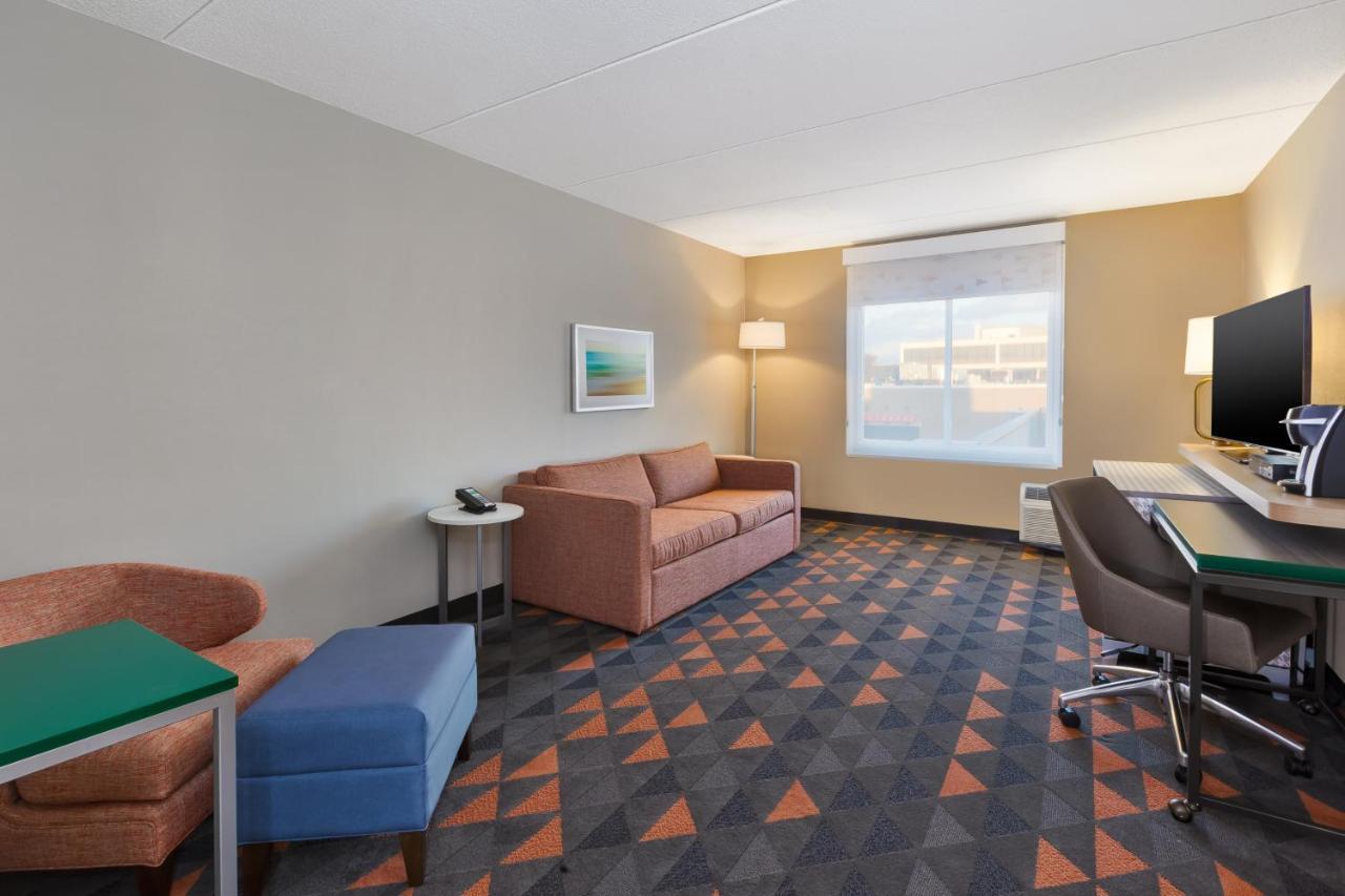 Holiday Inn Westbury-Long Island By Ihg Carle Place Εξωτερικό φωτογραφία